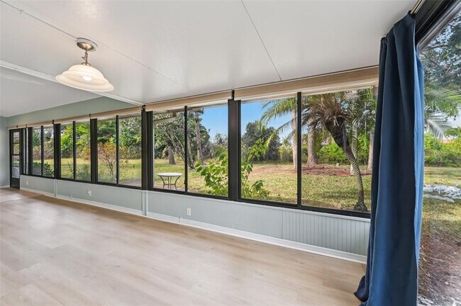 Building Photo - 227 Southampton Dr