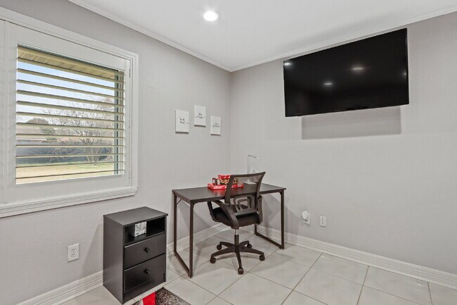 Building Photo - 6311 Bluestone Dr