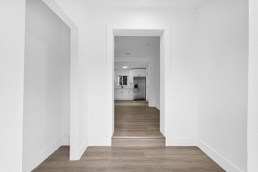 Building Photo - 250 NW 45th St