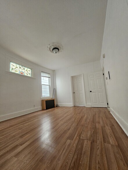 Building Photo - 166 Carteret Ave