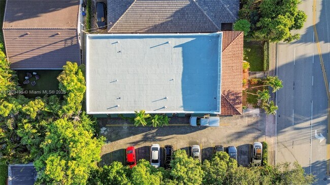 Building Photo - 3409 S Le Jeune Rd