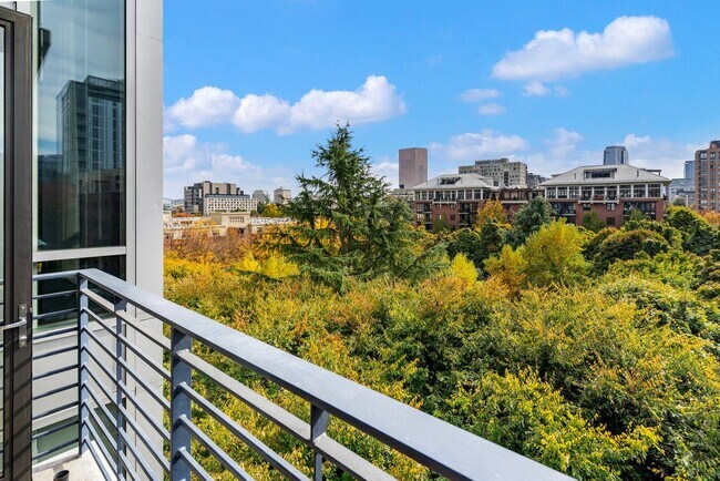 Building Photo - Park Place - 1 bed/1.5 bath/bonus room - P...