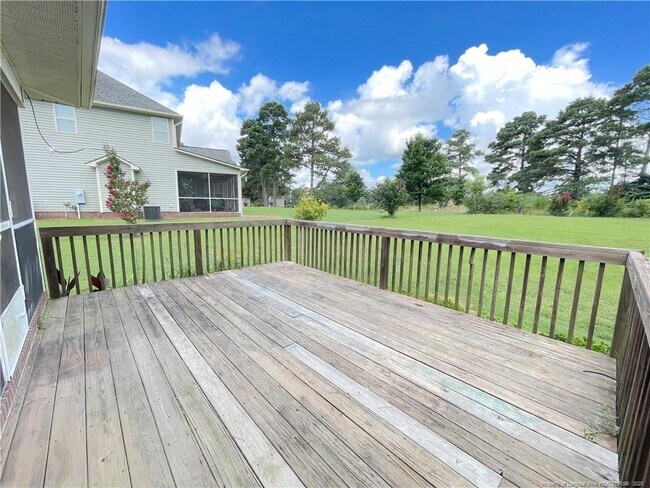 Building Photo - 511 Green Links Dr
