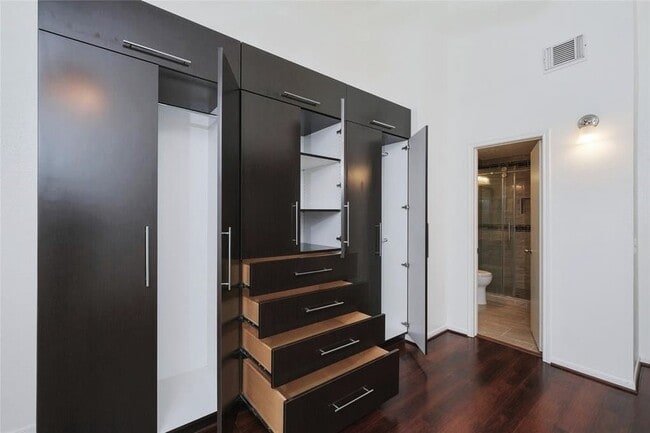 Building Photo - 2910 Grants Lake Blvd