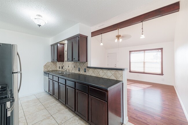 Building Photo - 1615 Junker St