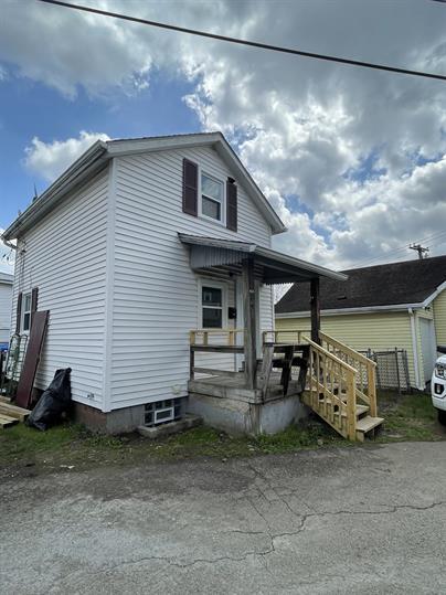 Building Photo - 628 Sidney St