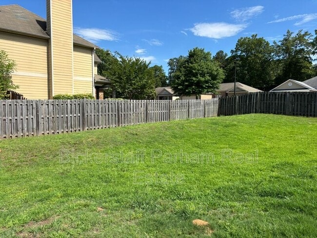 Building Photo - 5982 Ivy Ridge Dr