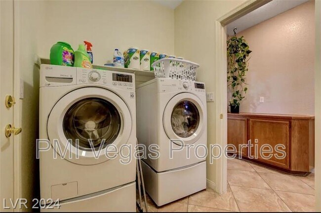 Building Photo - 4705 Cedar Ranch Ct
