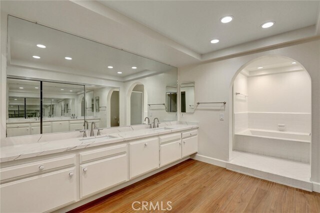 Building Photo - 16 Sycamore Creek