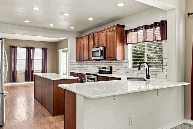 Building Photo - 3-Bedroom Home + Separate Office & Loft | 3-Car Garage