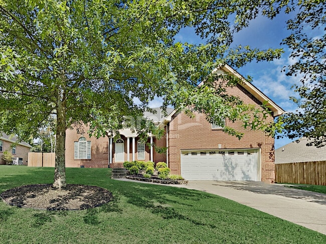 Building Photo - 4002 Greentree Ct