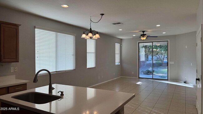 Building Photo - 1376 E Mia Ln