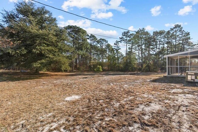 Building Photo - Newly Remodeled Hubert Home