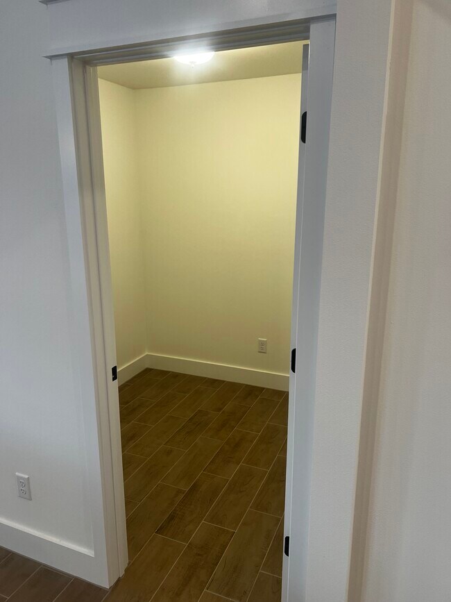 Building Photo - 251 Kristen Ln