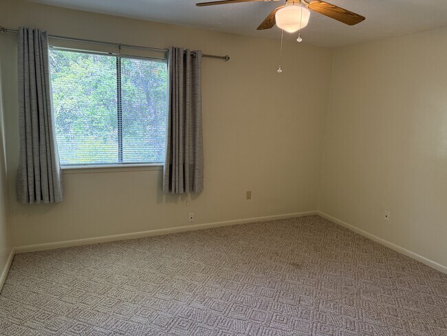 Building Photo - 126 N Meyers Dr