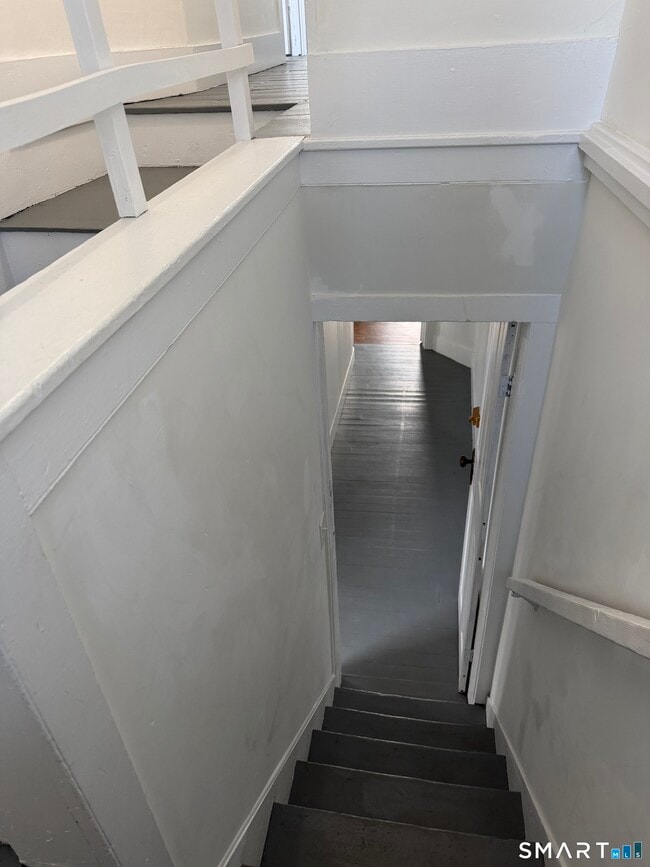 Building Photo - 246 Ledyard St