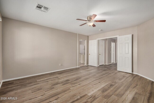 Building Photo - 10377 W Piccadilly Rd