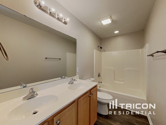 Building Photo - 953 Loch Lomond Cir