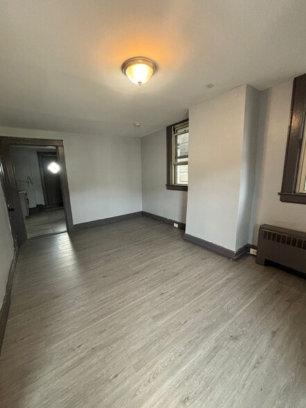 Building Photo - 153 Garside St