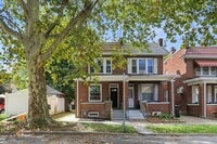 Building Photo - Charming 3 Bedroom 1.5 Bathroom Located in Uptown Harrisburg!