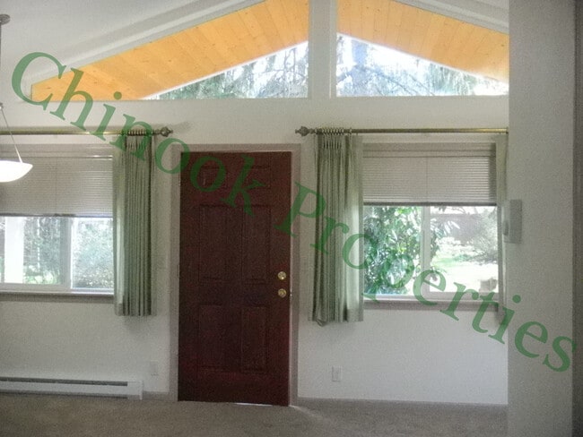 Building Photo - 2 Bedroom Cottage in Southeast Eugene
