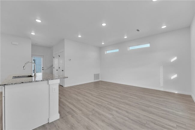 Building Photo - 960 Illinois Ave