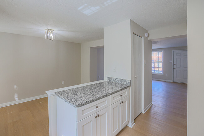 Building Photo - Beautiful 3 Bedroom Home with 2.5 Bathrooms
