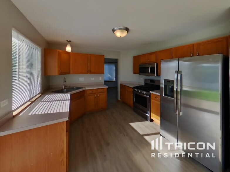 Building Photo - 50 Raven Dr