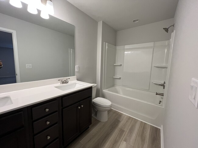 Building Photo - 3161 Westgate Pk Dr