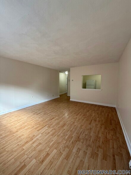 Building Photo - 84 Gardner St