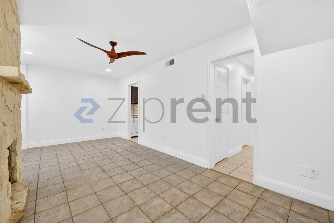 Building Photo - 4626 San Jacinto St