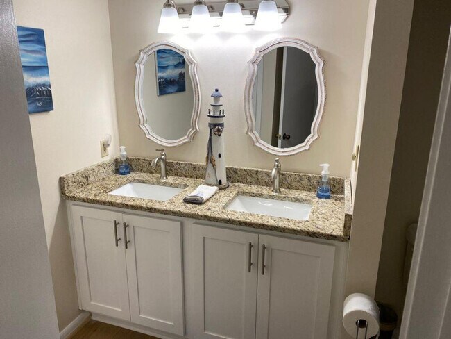 Building Photo - 1516 Sandpiper Ln