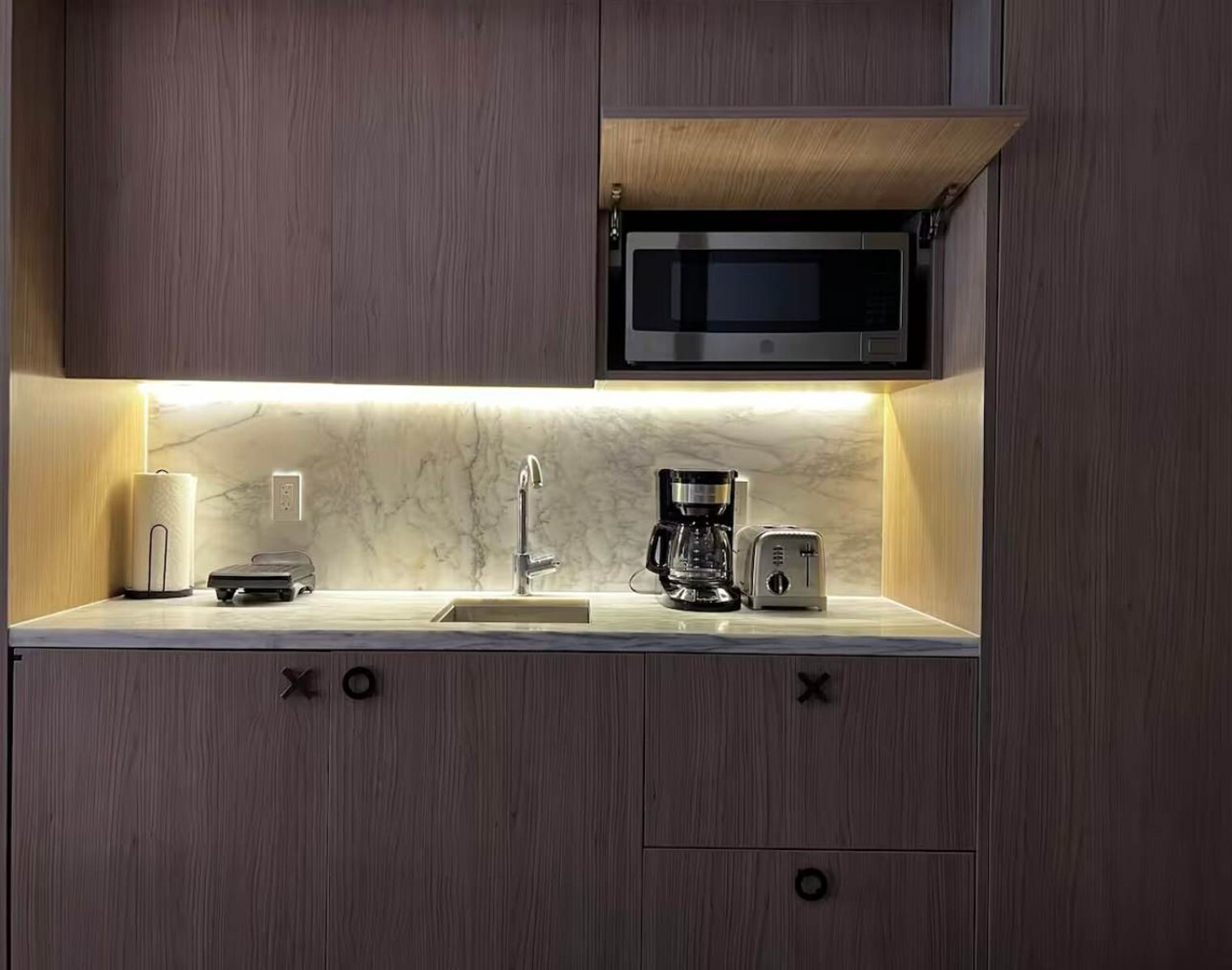 Building Photo - 805 S Miami Ave