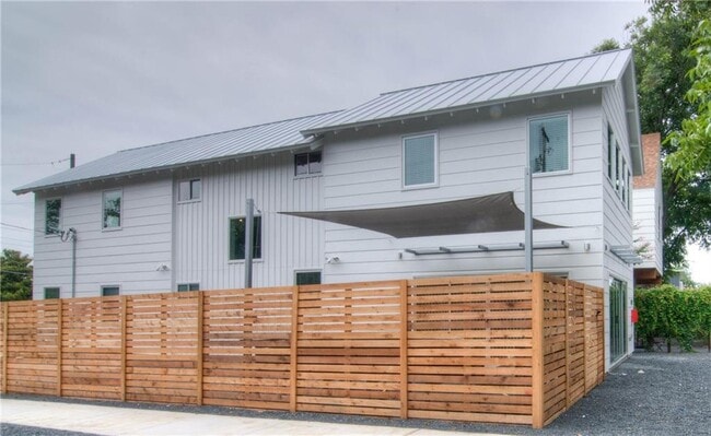 Building Photo - 4527 Depew Ave