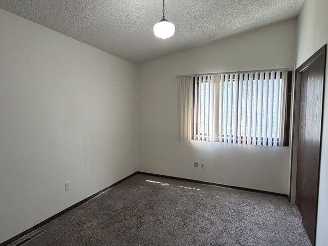 Building Photo - 1031 Davidson Dr