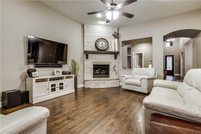 Building Photo - 5 Bed 4 Bath in Argyle's Harvest Community