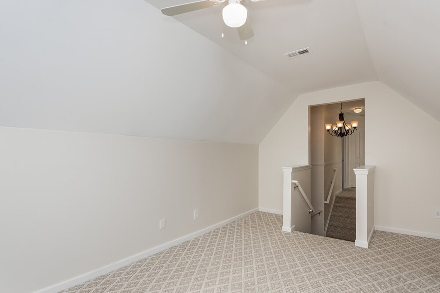 Building Photo - 5010 Stowe Derby Dr