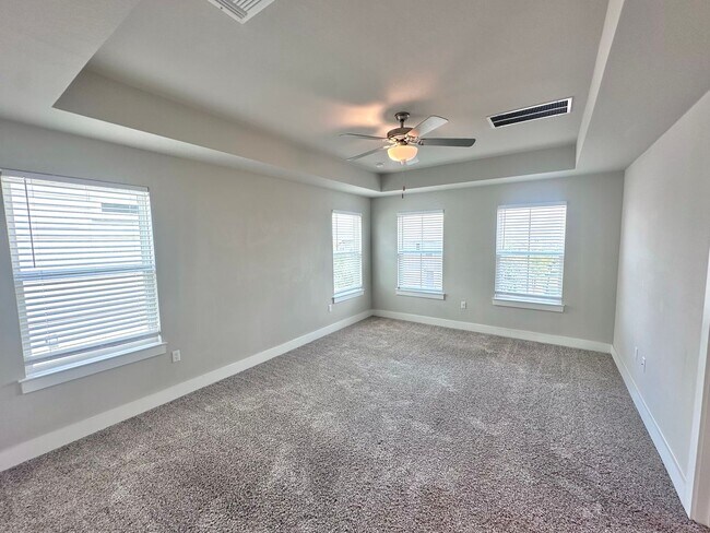 Building Photo - Modern 3-Bedroom, 2.5-Bathroom in Easton Park!