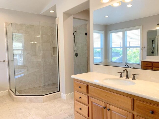 Building Photo - Luxurious & Sought After Home In The Bucolic Hills Of Gated Norris Canyon Estates !