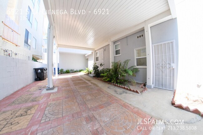 Building Photo - 6921 S La Cienega Blvd
