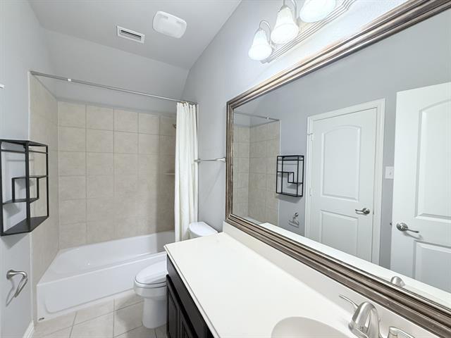 Building Photo - 12571 Valley Spring Dr
