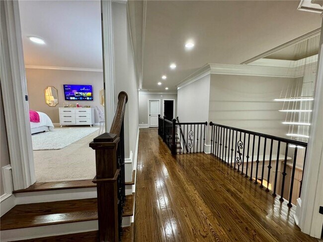 Building Photo - 802 Jamont Cir