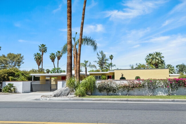 Building Photo - 74460 Fairway Dr
