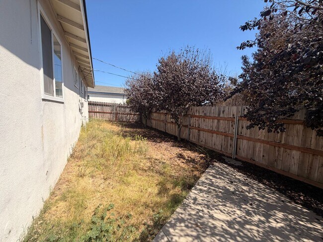 Building Photo - 2150 Paso Robles St