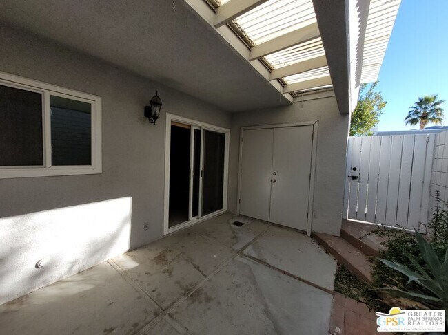 Building Photo - 2518 S Sierra Madre