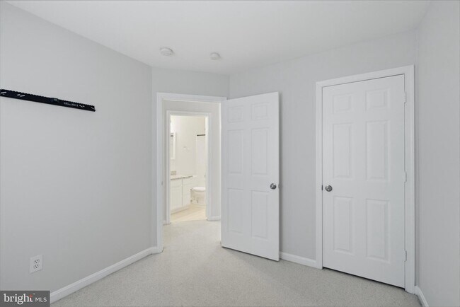 Building Photo - 45570 Trestle Terrace