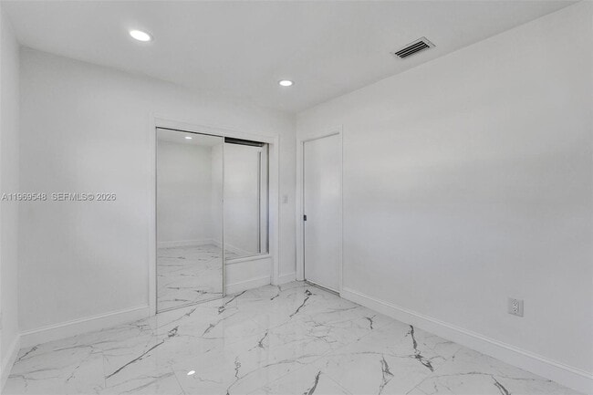 Building Photo - 860 NW 207th St