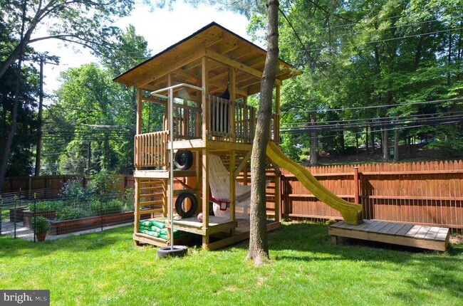 Building Photo - 9401 Tobin Cir