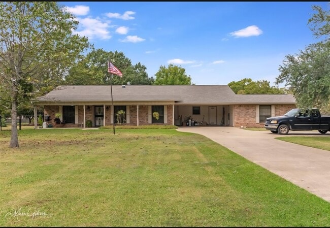 Building Photo - 2201 Hickory Ridge Dr