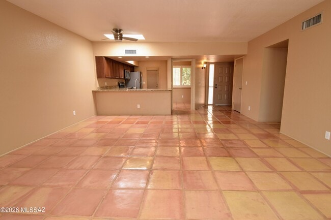 Building Photo - 5066 N Placita Del Lazo